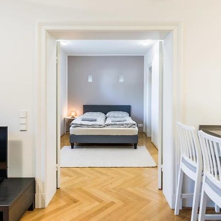 Modern Apartment Near Aussenalster Hamburgo Exterior foto