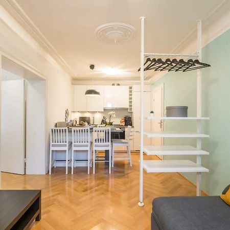 Modern Apartment Near Aussenalster Hamburgo Exterior foto