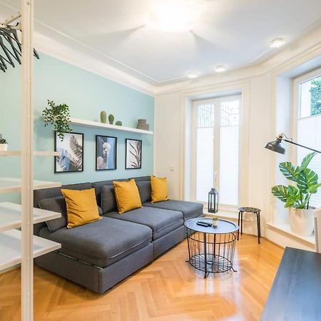 Modern Apartment Near Aussenalster Hamburgo Exterior foto
